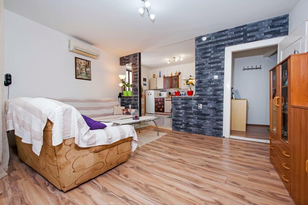 Apartment Stefan 罗维尼 外观 照片